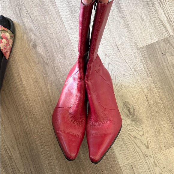Elegant Red Heeled Boots for Women - Picture 2 of 5